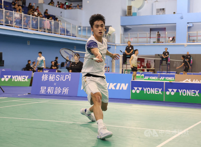 代表合作金庫球團參賽的台灣羽球男單小將黃鈺（見圖），16日在第二次全國羽球排名賽獲得甲組男子單打亞軍。中央社記者黎建忠攝　115年8月16日