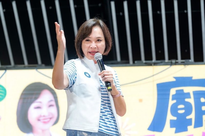 國民黨高雄市長參選人柯志恩15日晚間在鹽埕舉辦廟口音樂會，宣示讓鹽埕風華再現，讓高雄成為一座充滿希望的城市。（柯志恩辦公室提供）中央社記者蔡孟妤傳真 115年8月16日