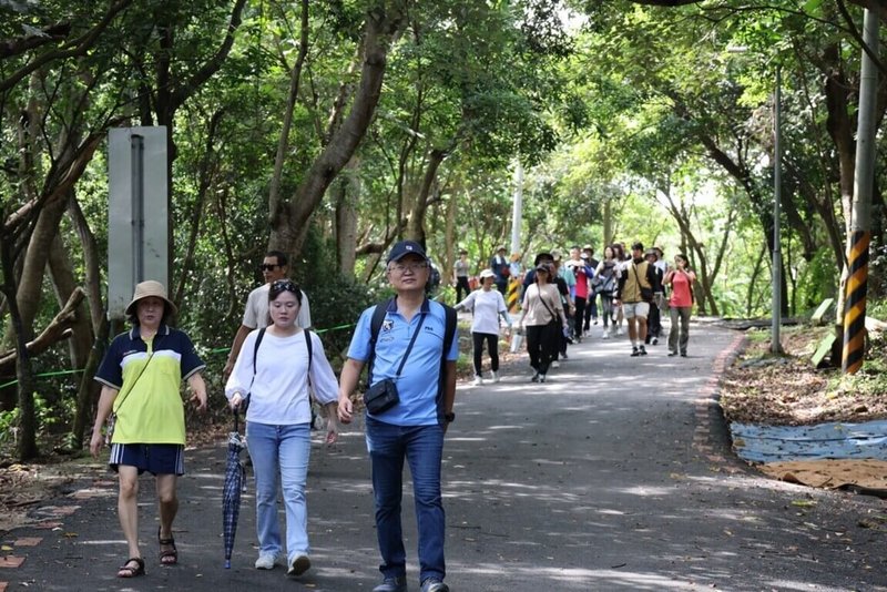 南投縣府400員工登山促進健康 盼轉化優質服務 | 地方 | 中央社 CNA 南投縣府400員工登山促進健康 盼轉化優質服務 | 地方 | 中央社 CNA