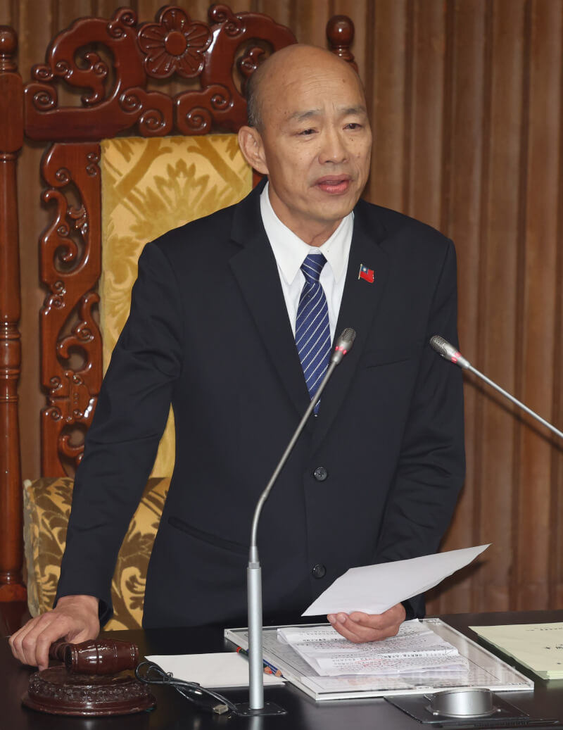 立法院長韓國瑜18日表示行政院一再不副署、不執行法案，會動搖整個憲政秩序。（中央社檔案照片）