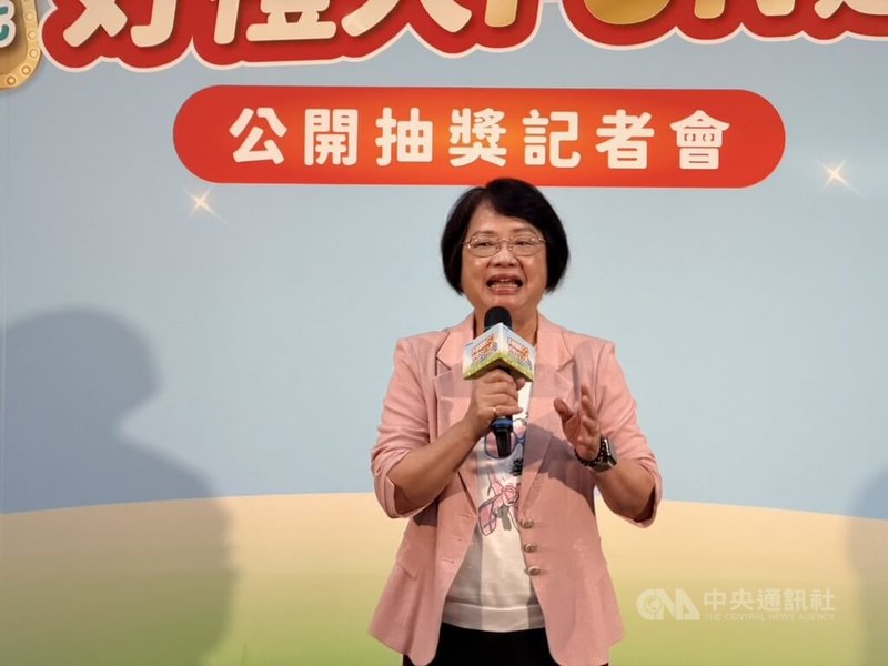 財政部賦稅署署長樓美鐘19日出席手機報稅抽獎記者會。中央社記者呂晏慈攝　115年8月19日