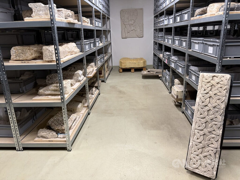 聖約翰本篤會女修道院建於公元800年前後，歷經戰爭與歲月洗禮。近期在考古人員的努力下，仍有大理石古蹟文物出土。博物館館藏增加中，也見證瑞士不同時期的歷史。中央社記者郭芳君穆斯泰爾攝　115年8月20日