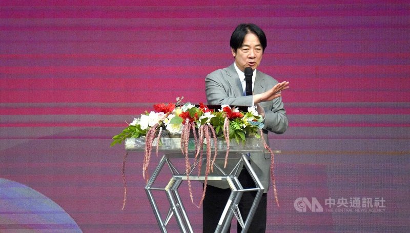 總統賴清德（圖）21日在彰化縣和美鎮出席中華民國工業區廠商聯合總會舉辦的彰化縣產業座談會說，水五金田園生產聚落特定區計畫已推動多年，內政部都市計畫委員會審查時間不會超過今年底。中央社記者吳哲豪彰化攝　115年8月21日