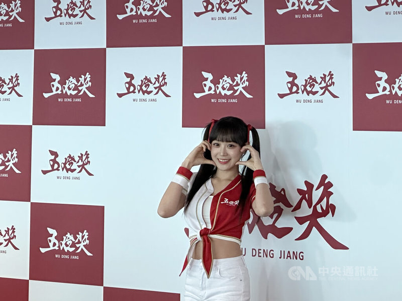 中華職棒中信兄弟啦啦隊Passion Sisters韓籍成員邊荷律（圖）22日下午在台北出席一日店長活動，細數喜歡的台灣美食，包括滷肉飯、珍珠奶茶、綠豆沙等。中央社記者王心妤攝　115年8月22日