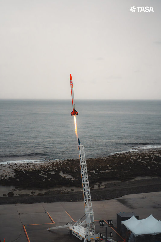 TASA探空火箭「島脈MARAHO」22日於屏東縣旭海科研火箭發射場域順利完成飛試。（TASA提供）中央社記者潘姿羽傳真　115年8月22日