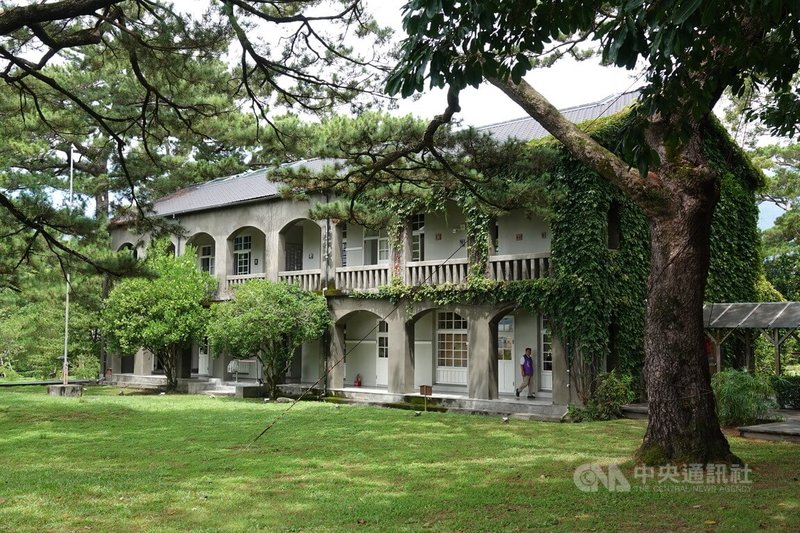 松園別館位於美崙山麓，可以眺望太平洋濱，因園區種植數十棵琉球松而得此名。中央社記者吳書緯攝　115年8月24日