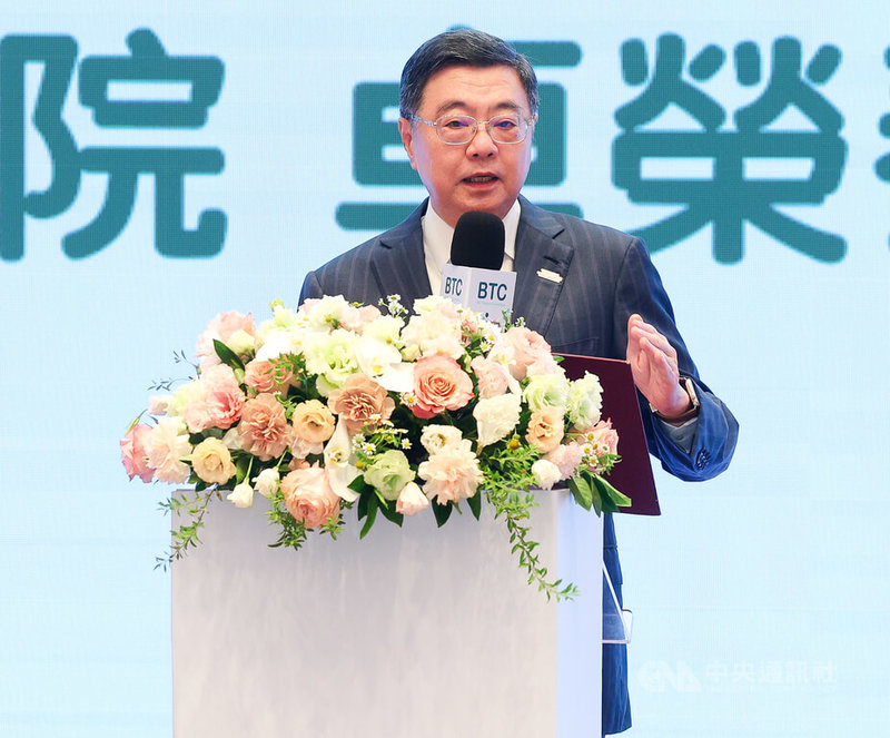 行政院長卓榮泰（圖）24日在台北出席2026行政院生技產業策略諮議委員會議開幕式，並應邀上台致詞，表達期許與勉勵。中央社記者謝佳璋攝  115年8月24日