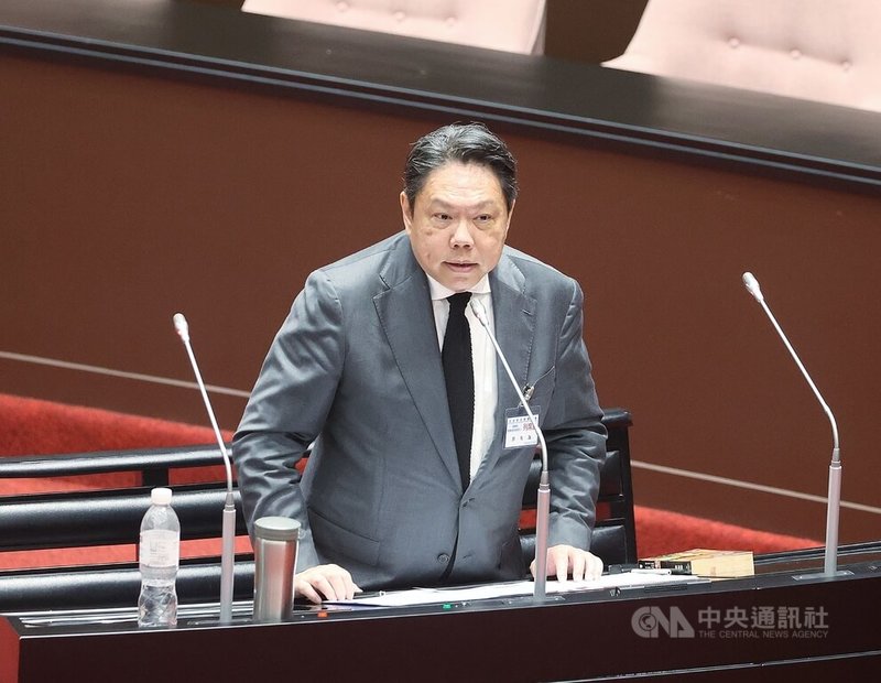 立法院全院委員會24日審查監察院人事同意權案，監察委員被提名人許有為（圖）列席，回應朝野立委詢問。中央社記者郭日曉攝　115年8月24日