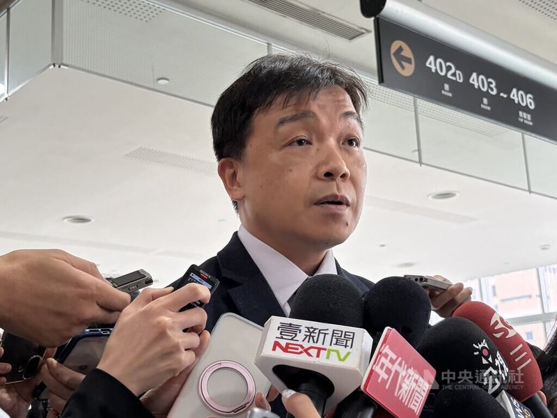 陸委會副主委沈有忠25日下午在台大醫院國際會議中心出席亞洲政經與和平交流協會8月座談會，他於會前接受媒體聯訪。中央社記者李雅雯攝　115年8月25日