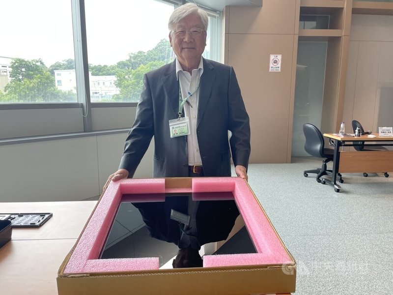 力成董事長蔡篤恭26日表示，扇出型面板封裝（FOPLP）預計2027年如期量產，與超微（AMD）和博通（Broadcom）密切合作。 中央社記者鍾榮峰攝　115年8月26日