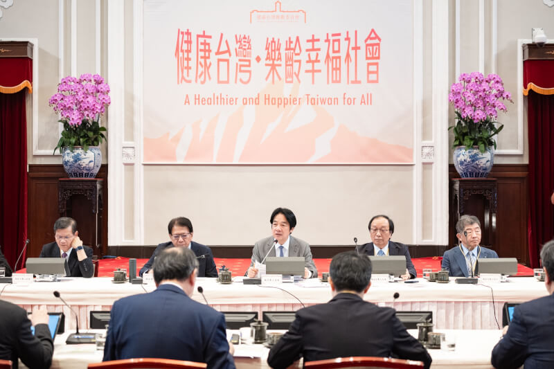第8場健康台灣推動委員會議27日登場。（總統府提供）