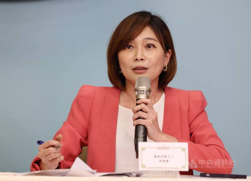 「健康台灣推動委員會第8次委員會議」會後記者會27日晚間在總統府新聞中心舉行，由總統府發言人郭雅慧（圖）轉述總統賴清德會中裁示。中央社記者張新偉攝　115年8月27日