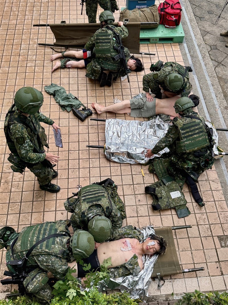 圖為北市後備旅戰傷救護演練。（中央社檔案照片）