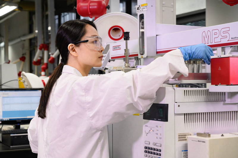 李長榮先進材料（LCY Advanced Materials Corp）發表專為次世代高密度互連量身打造的關鍵濕式化學解決方案，協助封裝與晶圓製造客戶突破製程良率瓶頸。（李長榮先進材料提供）中央社記者江明晏傳真　115年9月1日