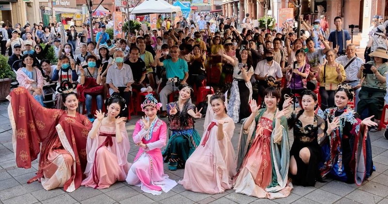 台北市觀傳局宣布即日起至15日加開申請115年度第3期觀光活動補助，申請補助者應為「實體」活動、開放一般民眾參與，並突顯地方特色或產業，觀傳局舉例指出，115年前2期補助活動就包含2026戲春大稻埕等。（台北市觀傳局提供）中央社記者楊淑閔傳真　115年9月2日