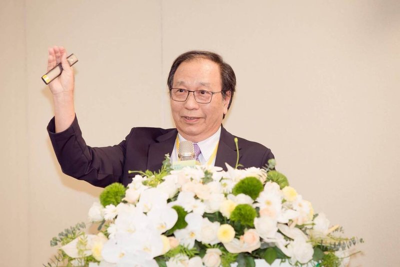 總統府健康台灣推動委員會副召集人陳志鴻（圖）6日在健康台灣深耕論壇表示，健康台灣走在正確的道路，並向醫界喊話，在通往健康台灣的道路上，大家儘管穿越他這座「希望與願景之橋」。（國泰醫院提供） 中央社記者陳婕翎傳真　115年9月6日