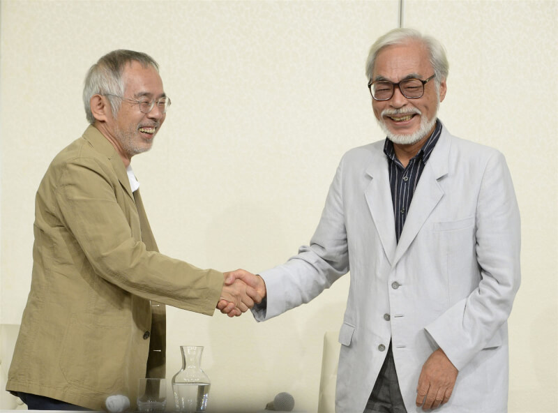 吉卜力工作室製作人鈴木敏夫（左）和導演宮崎駿（右）2026年代表工作室獲頒西班牙「阿斯圖里亞斯親王獎」。（共同社）