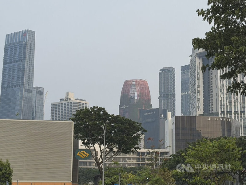 新加坡國家環境局指出，隨著區域煙霾吹向新加坡，空氣品質可能惡化。圖為新加坡市區。中央社記者吳昇鴻新加坡攝　115年9月7日