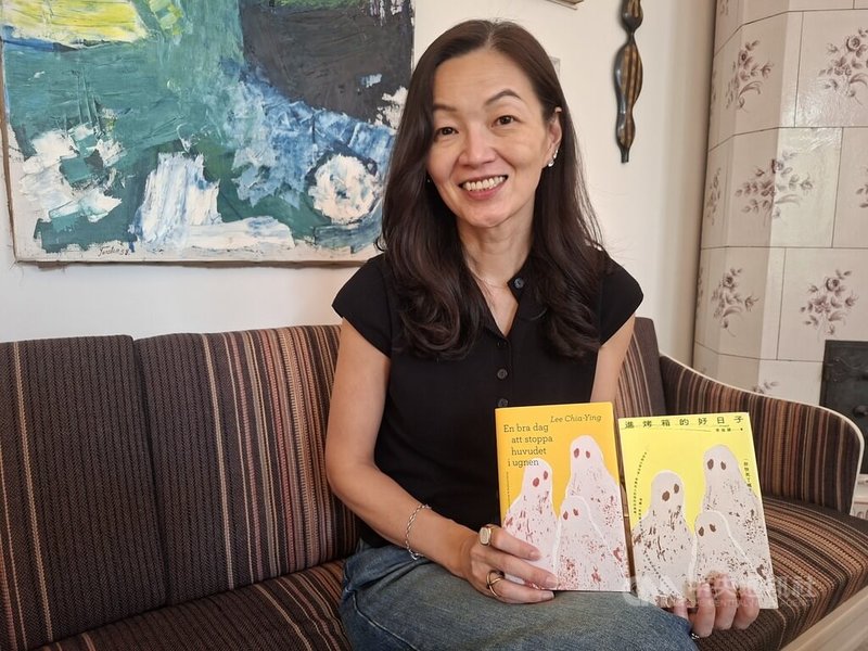 台灣作家李佳穎9月2日帶著「進烤箱的好日子」來到瑞典首都斯德哥爾摩，出席小說外譯後首次的國際活動。過去10多年以非寫作者的身分生活，李佳穎認為自己再重新開始寫的時候，看事情的角度「拉長」了。中央社記者辜泳秝斯德哥爾摩攝　115年9月8日
