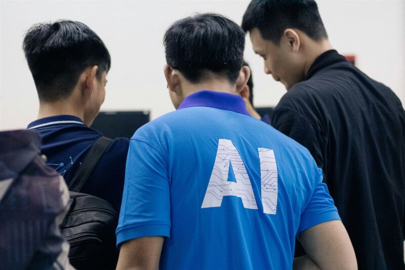 聯合國人權事務高級專員圖克表示，除了有必要考量人工智慧對就業、民主基本原則及環境帶來的人權影響，更值得注意它可能逃離測試環境或勒索開發人員不讓自己被關閉。（示意圖／圖取自Unsplash圖庫）