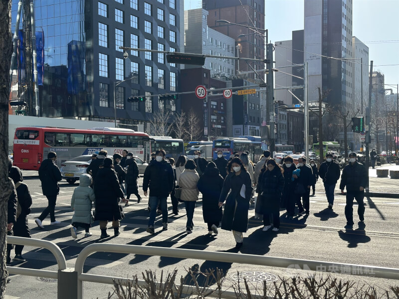韓國人均國民所得毛額突破4萬美元可能性大增。圖為首爾街頭。中央社記者廖禹揚首爾攝  112年1月30日