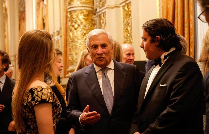 義大利外交部長塔加尼(Antonio Tajani)(中)訪問巴西聖保羅,拓展義大利與巴西的經貿合作。(義大利外交部提供)中央社記者黃雅詩羅馬傳真 115年9月9日
