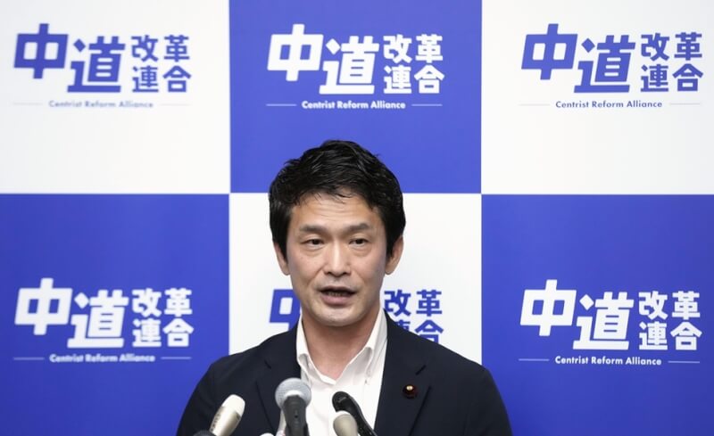 日本在野黨中道改革聯合黨魁小川淳也9日宣布，臨時常任幹事會已正式決定中道走向分裂。（共同社）
