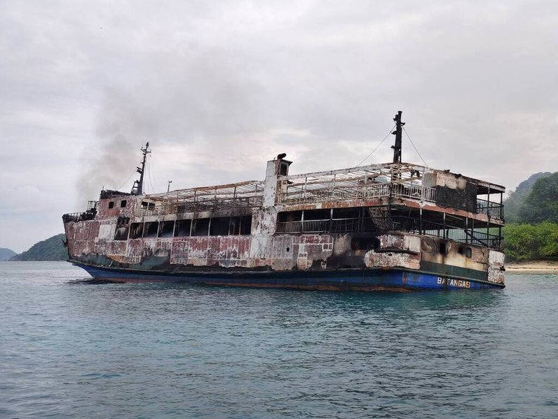 菲律賓渡輪「六月紫菀號」（MV June Aster）8日晚間從馬尼拉出發，在巴拉旺省柯倫海域失火。截至10日下午，確認有5人死亡、43人獲救，另可能有86人失聯。（菲律賓海岸防衛隊提供）中央社記者林行健馬尼拉傳真 115年9月10日