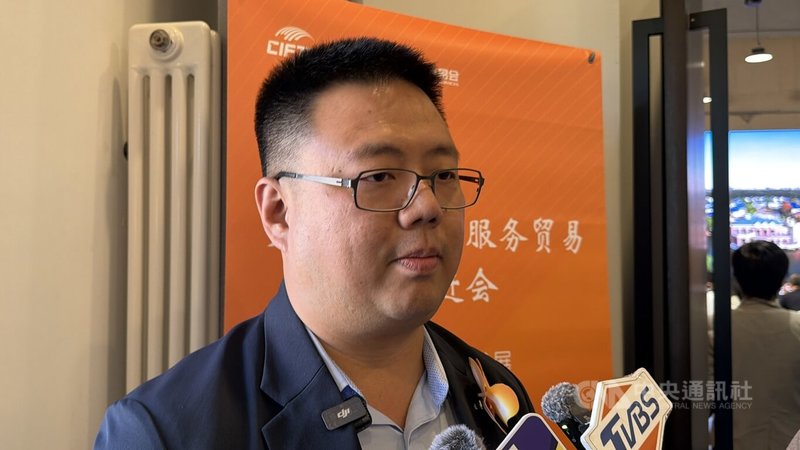 2026年中國國際服務貿易交易會9日至13日在北京首鋼園舉行。台北農產運銷有限公司董事長室主任陳志斌受訪，談花蓮文旦柚的銷售情況。中央社記者呂佳蓉北京攝　115年9月10日