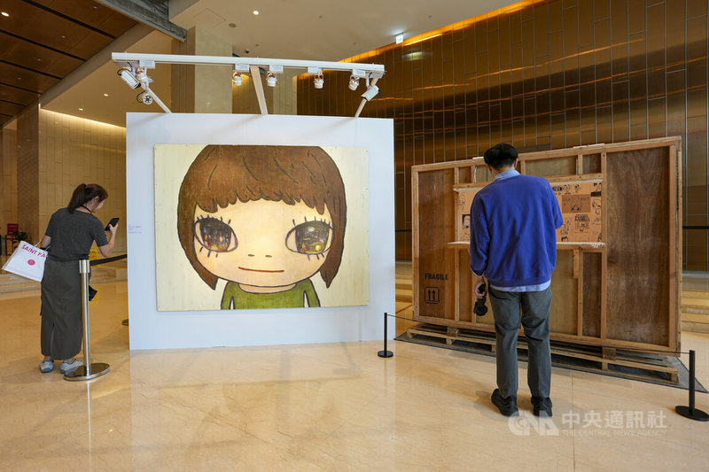 蘇富比2026年香港秋季拍賣台北預展12日至13日在華南銀行國際會議中心舉行,11日先行展示拍品,日本藝術家奈良美智的藝術裝置「冰島的板條箱房間/繪畫室」首度來台展出。中央社記者鄭清元攝 115年9月11日