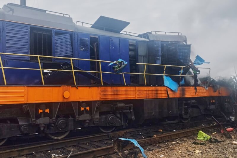 一列從基輔開往華沙的客運列車13日遭俄羅斯無人機攻擊。（Ukrainian Ukrzaliznytsia Railway Company Press Office via 美聯社）