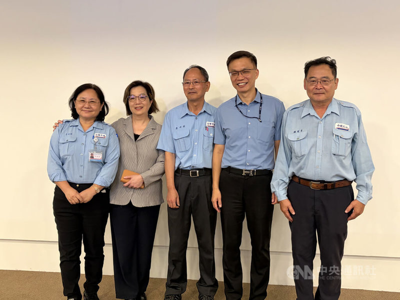 AI算力飆升帶動散熱需求，中油液化天然氣（LNG）氣化產生的冷能有望成為新解方。圖為中油副總經理林珂如（左2）、中油天然氣事業部副執行長郭同境（右2）。中央社記者謝怡璇攝　115年9月14日