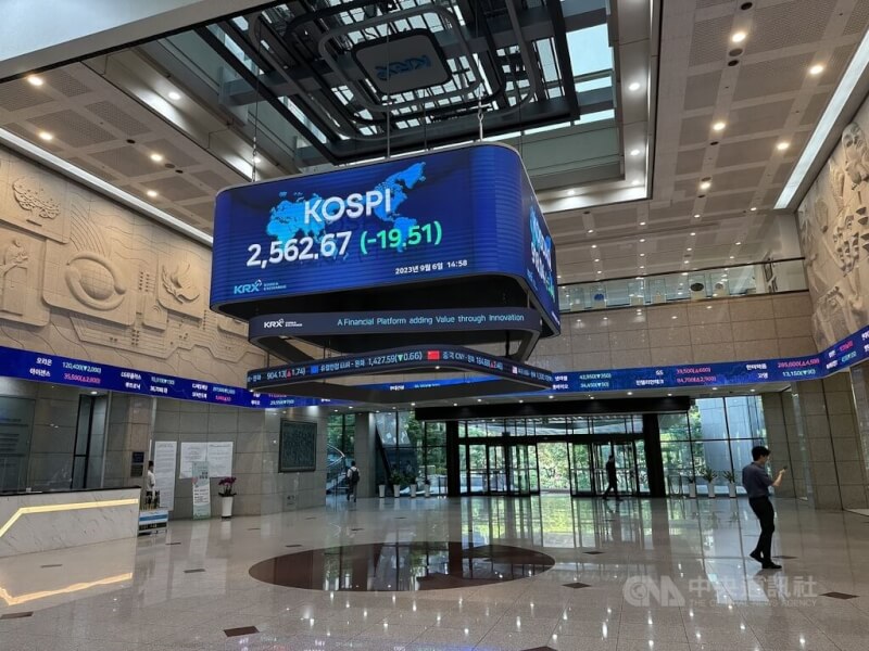 圖為韓國交易所大廳。（中央社檔案照片）