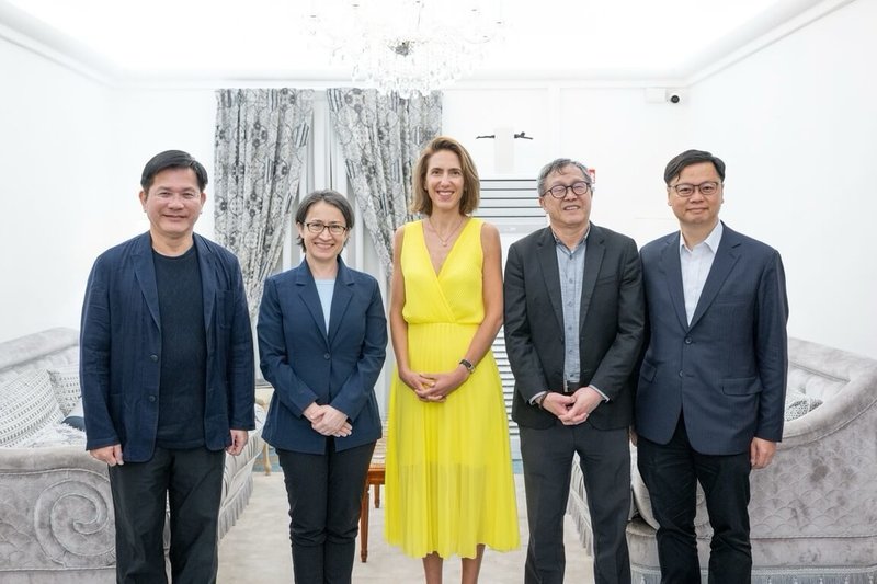 副總統蕭美琴（左2）與外交部長林佳龍（左1）在停留文托泰內期間，會晤歐洲議會復興歐洲黨團主席、議員阿耶（Valérie Hayer）（中）。（外交部提供）中央社記者楊堯茹傳真　115年9月14日