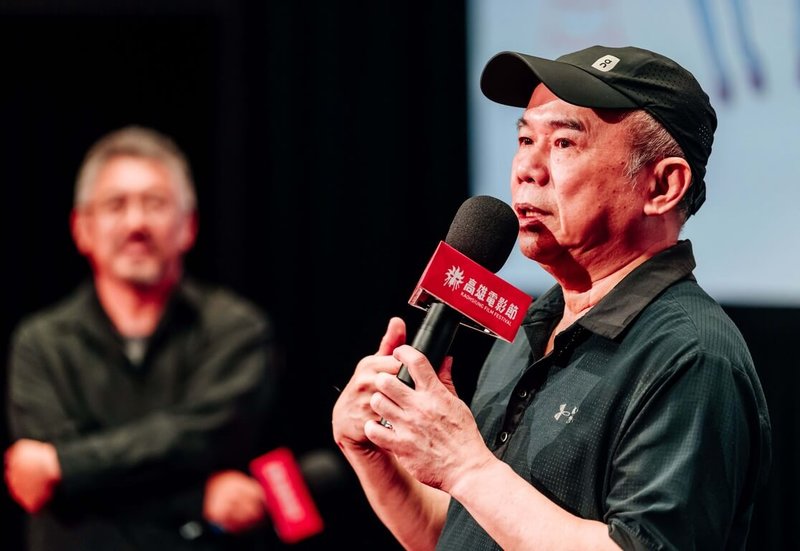 導演陳玉勳（右）出席「熱帶魚」口述影像共融場活動，並跟觀眾映後座談。（高雄電影節提供）中央社記者王心妤傳真　115年9月15日