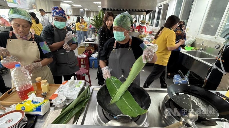 台東區農業改良場15日舉辦部落美食競賽，參賽團隊將月桃、香椿、蕗蕎入菜，發揮巧思展現原鄉飲食的多元樣貌。中央社記者盧太城台東攝　115年9月16日