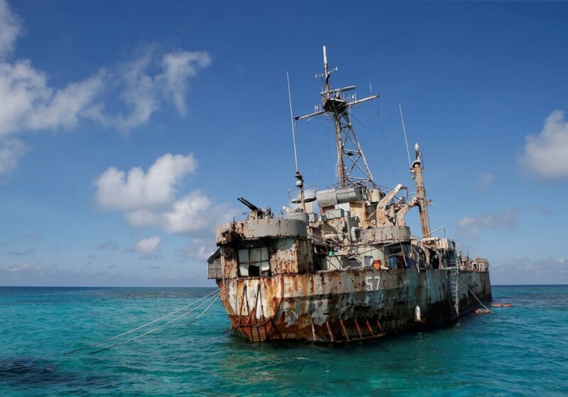 菲律賓將二戰時期登陸艦「馬德雷山號」擱淺在有主權爭議的仁愛暗沙。（路透社）