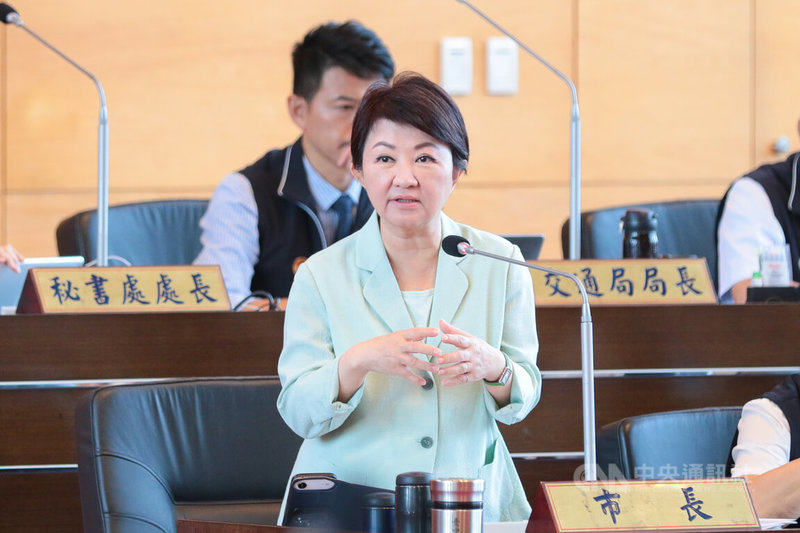 台中市長盧秀燕（前）17日列席台中市議會備詢，卸任在即，她最在意的是「幸福」，幸福是人生最高境界，希望城市的幸福感能持續延續。中央社記者趙麗妍攝　115年9月17日