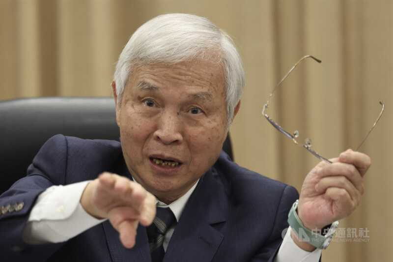 中央銀行17日舉行第3季理監事會，會後由總裁楊金龍（圖）出面說明利率決策等會中決議，並回應媒體提問。中央社記者吳家昇攝　115年9月17日