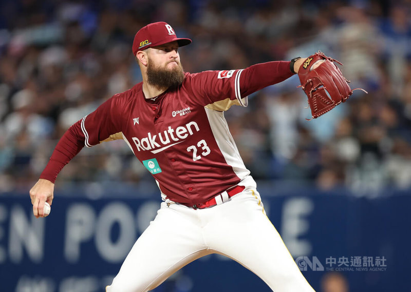 中華職棒樂天桃猿隊洋投艾菩樂（Tyler Eppler）（圖）18日面對富邦悍將完全比賽、完封、完投都無法達成，總計93球投8.2局，僅被敲出3支安打，但丟掉2分承擔敗投。中央社記者張新偉攝　115年9月18日
