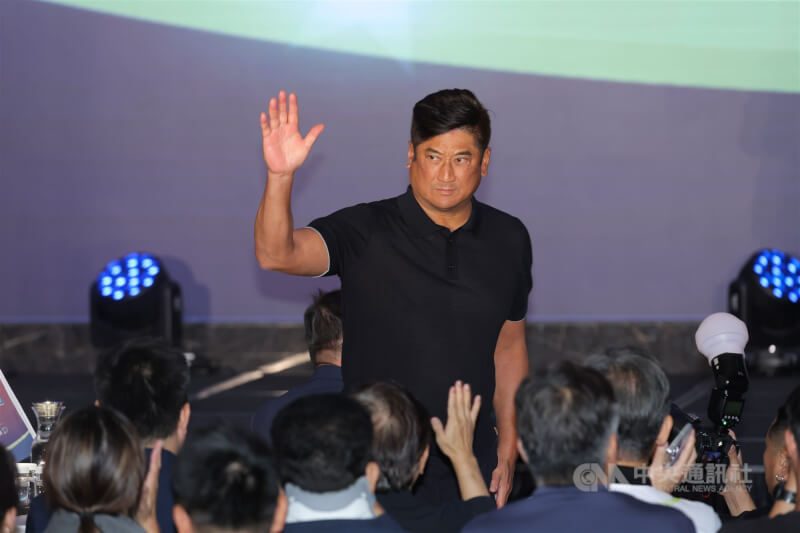 中國信託慈善基金會董事長辜仲諒因案遭限制出境，聲請赴日本名古屋開會、參與亞運棒球開閉幕典禮、宴請各國領隊，高院裁定以5億元擔保解除境管與科技監控。（中央社檔案照片）