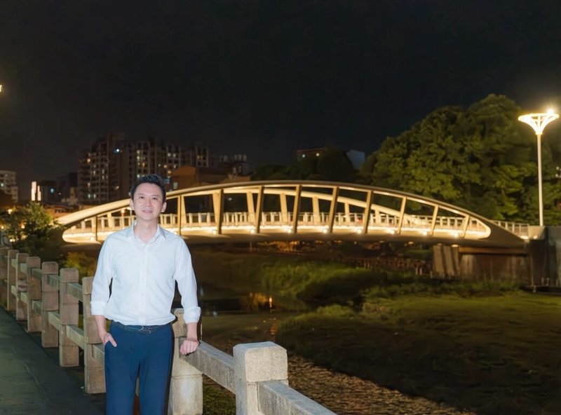 民進黨新竹縣長參選人鄭朝方19日表示，竹縣擁有溪流、水圳等水文資源，若當選縣長，將整合縣府、13鄉鎮市公所及中央資源，透過生態工法改善水岸環境，打造親水空間。（鄭朝方競選辦公室提供）中央社記者郭宣彣傳真　115年9月19日