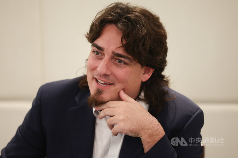 美國國防科技公司安杜里爾創辦人拉奇（Palmer Luckey）（圖）19日表示，面對地緣政治挑戰，台灣致力建構不對稱戰力的進展速度，比絕大多數國家快得多，而安杜里爾正善用台灣「最擅長的事」來加強合作。中央社記者王騰毅攝 115年9月19日