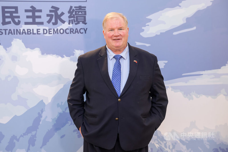 保衛民主基金會資深主任、美國退役海軍少將蒙哥馬利（Mark Montgomery）（圖）19日受邀來台出席「2026總統府全社會防衛韌性國際論壇」，會後接受媒體聯訪。中央社記者裴禛攝　115年9月19日
