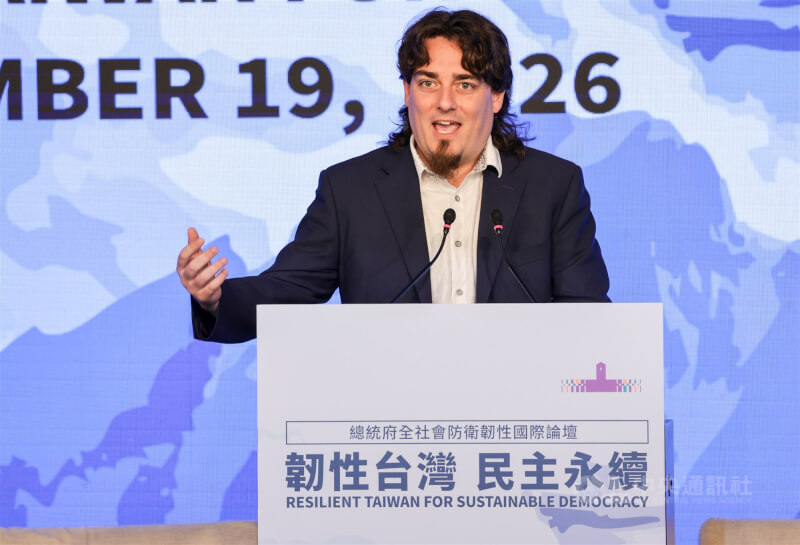 「2026總統府全社會防衛韌性國際論壇－韌性台灣 民主永續」 19日在台北君悅酒店登場，邀請美國國防科技公司Anduril Industries創辦人拉奇（Palmer Luckey）（圖）出席演說。中央社記者裴禛攝 115年9月19日