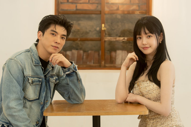 韓國女星李侑菲（右）來台拍攝戲劇「再見1987」，和演員林哲熹（左）有很多感情對手戲，兩人都認為對方給予的眼神會說話，可跨越言語隔閡。（公視台語台提供）中央社記者洪素津傳真　115年9月20日