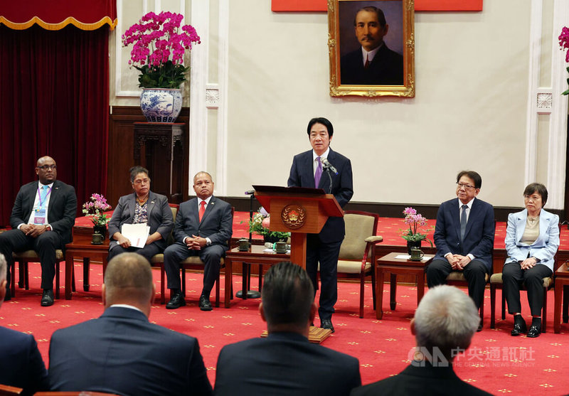 總統賴清德（中）21日下午在總統府接見「世界災害管理聯盟」（WADM）各代表團團長，賴總統表示，WADM是台灣55年以來，再次主動倡議發起成立的政府間國際組織，由衷感謝各位的支持。中央社記者郭日曉攝　115年9月21日