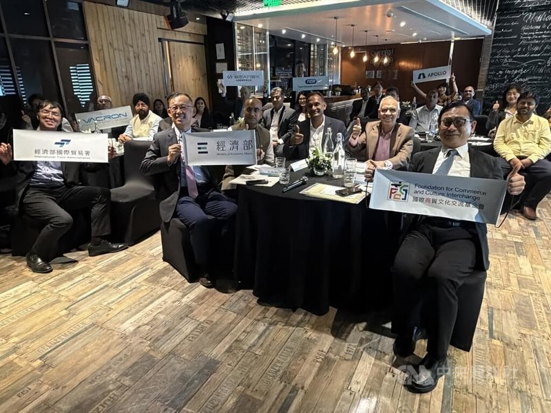 台灣科技產業的高層代表和印度知名商界領袖，一起探尋跨國供應鏈綜效、技術創新、戰略合作夥伴關係等帶來的商機。中央社記者李晉緯新德里攝　115年9月22日