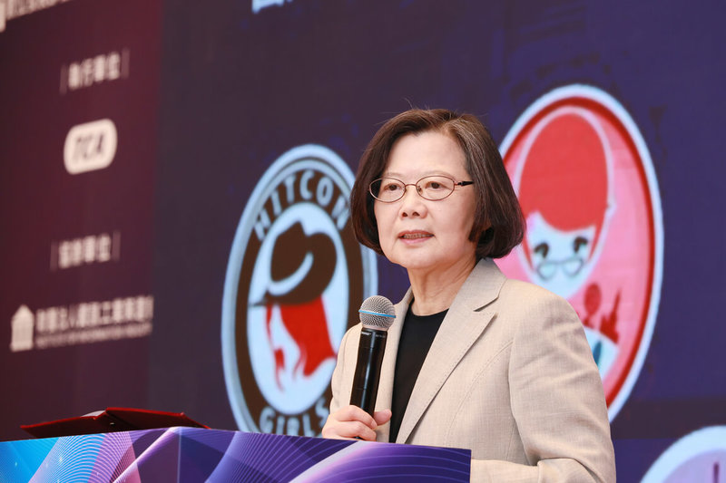 数位发展部数位产业署与台湾微软合办DevDays Asia 2026亚太技术年会21日揭幕，前总统蔡英文受邀出席「She Builds 女力社群夜」发表演讲。（蔡英文办公室提供）中央社记者王扬宇传真　115年9月22日