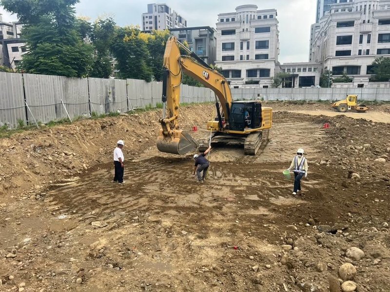 隨著北屯區人口增加，台中市經濟發展局24日公布，北屯區廍子里市場用地BOT案正式進場施工，由業者投資逾6.2億元，規劃興建地上4層複合式商場。（台中市政府提供）中央社記者郝雪卿傳真  115年9月24日